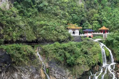 Taroko Gorge: Desfiladeiros de mármore, pontes e costa