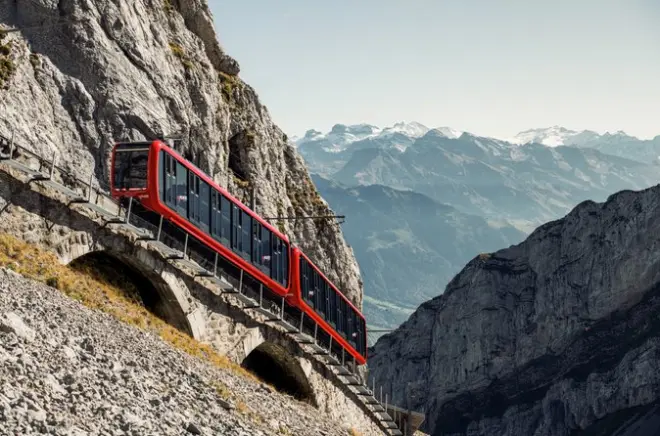 Mt. Pilatus ab Basel: Zahnradbahn & See-Boot in kleiner Gruppe