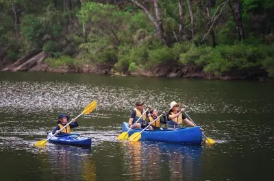 Tour de canoa no rio Murray em Dwellingup: Reme no seu ritmo