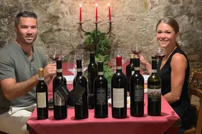 Weintour Montepulciano: 2 Weingüter, Mittagessen und Verkostung