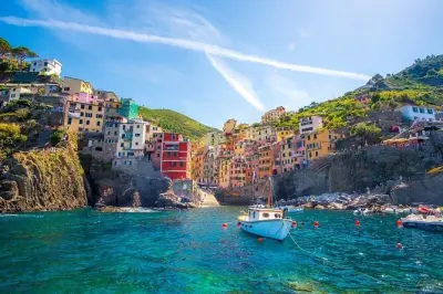 Barca privata al tramonto nelle Cinque Terre: Visita ai cinque borghi