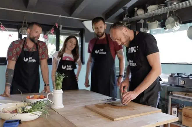 Cours de cuisine à Pula : Visite du marché et déjeuner 3 plats