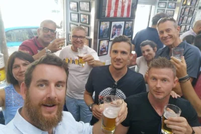 Savor barcelona’s vibrant flavors on a local-led wine & gourmet tapas tour. three stops, handpicked dishes, and dinner in a top restaurant—includes dinner & wheelchair access.