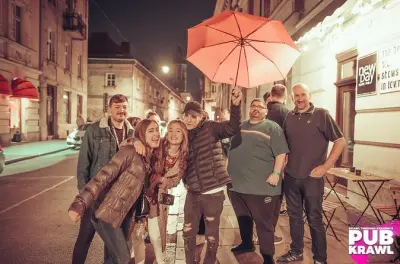 Pub crawl en Kazimierz: 1 hora de barra libre con entrada VIP