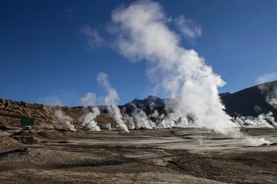 Erleben sie die tatio-geysire im morgengrauen, genießen sie ein warmes frühstück im freien und beobachten sie wildtiere am putana-fluss. kleine gruppentour ab san pedro de atacama.