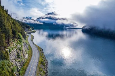 Scopri il lato selvaggio di sitka: incontra orsi salvati, passeggia tra sentieri totemici e ammira da vicino le aquile. include ingressi, snack, bevande e pick-up dalla nave.