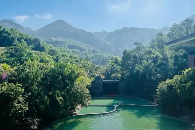 Masaje y comida de lujo en manantiales termales de Chongqing privada