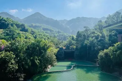 Tour privado em Chongqing com fonte termal, massagem e refeição luxo