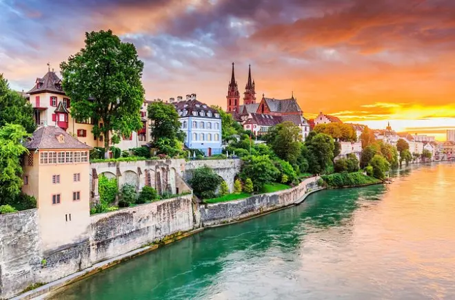 Privater Transfer von Luzern nach Basel: Tür-zu-Tür-Service