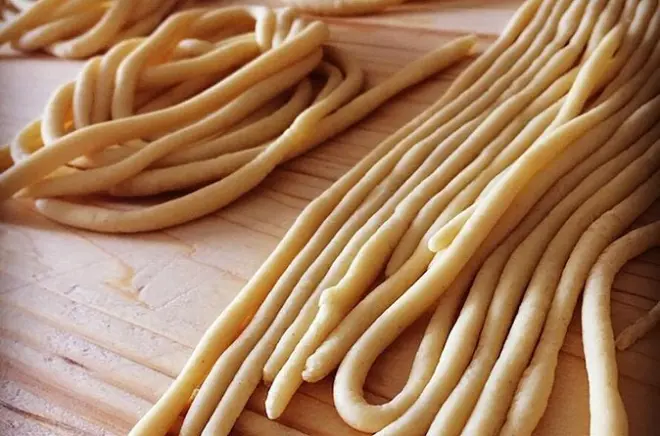 Fresh pasta class near Asti: Piedmontese & Tuscan techniques