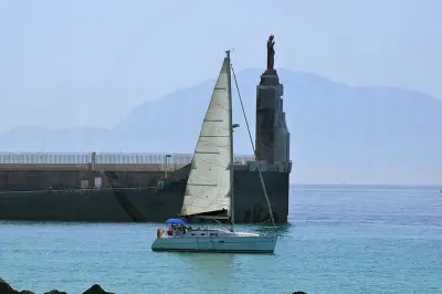 Snorkeling in Tarifa: Sailing, underwater scooter & tapas