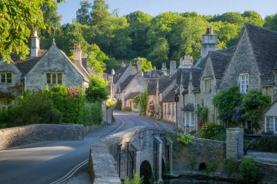 Descubre el encanto tranquilo de los cotswolds en una excursión de un día desde bath en grupo reducido, con historias locales, paseos por pueblos y tiempo libre para explorar a tu ritmo. incluye tra