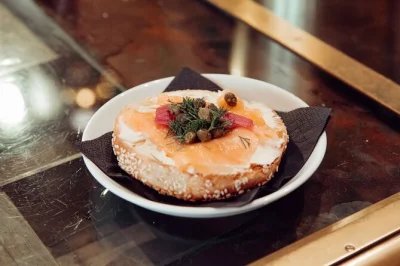 Step into old montreal’s cobbled streets for a food tour with smoked salmon bagels, poutine, craft beer and canelés. includes tastings, local guide and easy meeting point.