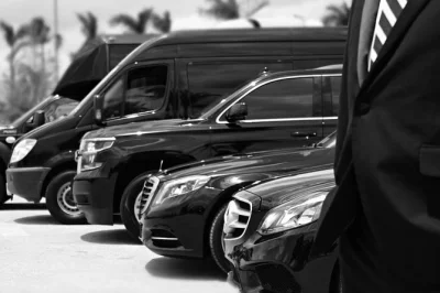 Feel at ease with a private santorini airport transfer, including hotel pickup, unlimited luggage, and a friendly local driver. reliable 24/7 service for any flight time.