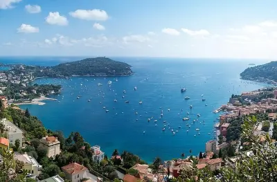 Riviera francese tour privato: Giornata su misura di 9 ore