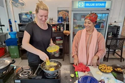 Clase práctica de cocina india en goa cerca de palolem beach. aprende platos goanos, del norte y sur de india con chefs locales. incluye cena y opciones flexibles de menú.