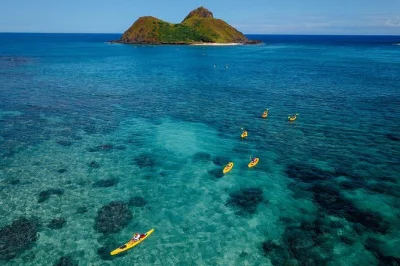 Entdecke kailua bay auf oahu: kajak zu den mokulua-inseln oder flat island, schnorchle mit schildkröten am lanikai beach und genieße ein entspanntes mittagessen – alles inklusive ausrüstung.