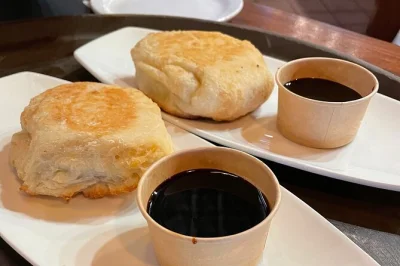 Laissez-vous guider dans st. john’s lors d’une balade gourmande avec six dégustations, histoires locales et un guide passionné—repas complet inclus, entre rues animées et saveurs de terre-neu