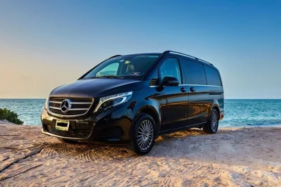 Direkt am cancun flughafen in einen mercedes minivan mit kalten bieren, wlan und freundlichem fahrer steigen – inklusive abholung und komfort pur.