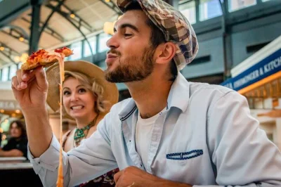 Erlebe die las vegas strip food tour mit verkostungen in vier top-resorts, entdecke geheime indoor-wege und lausche insider-geschichten von einer einheimischen. alle proben inklusive.