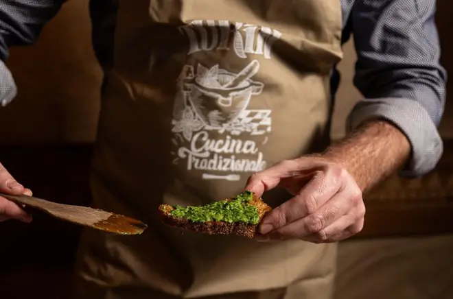 Pesto cooking class in Sestri Levante: Make it with marble mortar