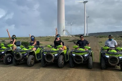 Scopri il lato selvaggio di curacao con un tour in atv: esplora grotte nascoste, osserva i fenicotteri e tuffati nelle acque di kokomo beach. include foto, acqua e guida locale.