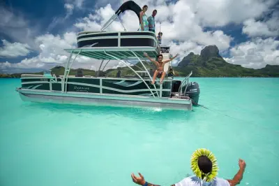 Snorkel en Bora Bora: Laguna privada con barco con tobogán
