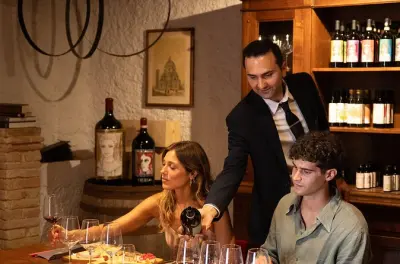 San Gimignano: Degustação de 5 vinhos e almoço leve toscano