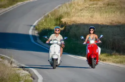 Vespa tour Spello and Assisi from Bevagna: Self-guided with lunch