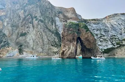 Isla Ponza desde Roma: Paseo en barco, baño y almuerzo incluido