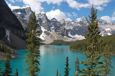 Watch mist swirl over lake louise, walk the icefields, and ride the sulphur mountain gondola on this canadian rockies bus tour from vancouver—includes hotels & guide.