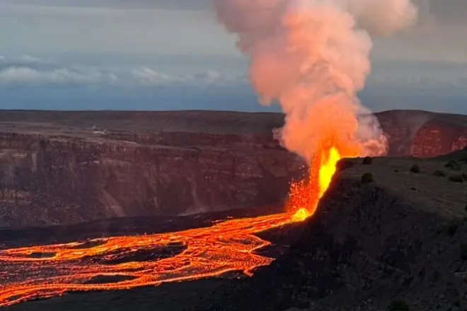 Parco dei Vulcani: Vulcano Kilauea e spiagge di sabbia nera