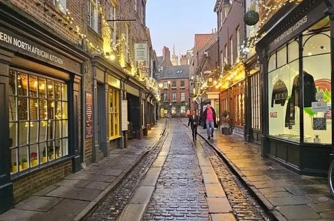 De Manchester a York con transporte privado y guía para ti mismo