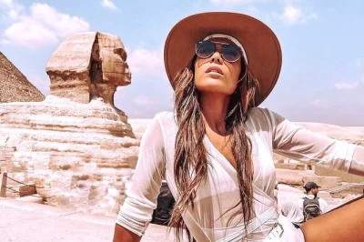 Découvrez la grande pyramide de gizeh de l’intérieur, admirez le sphinx de près et explorez des tombes anciennes lors d’une journée complète avec un guide égyptologue, transfert hôtel et d