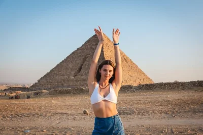 Feel the ancient energy of giza’s pyramids and sphinx on a private half-day tour with egyptologist guide, hotel pickup, and flexible pace from cairo or giza.