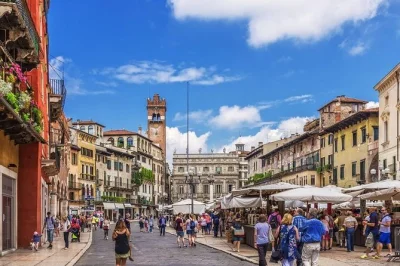 Découvrez verone et son balcon de juliette, flânez dans les villages colorés du lac de garde lors d’une excursion d’une journée au départ de milan avec visite à pied incluse.