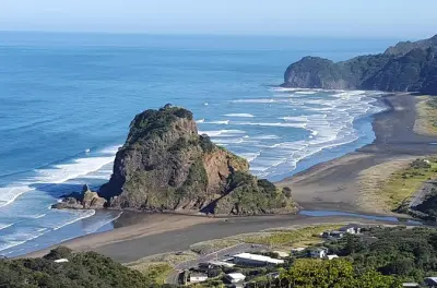 Piha Beach et cascade Kitekite depuis Auckland : 4 heures