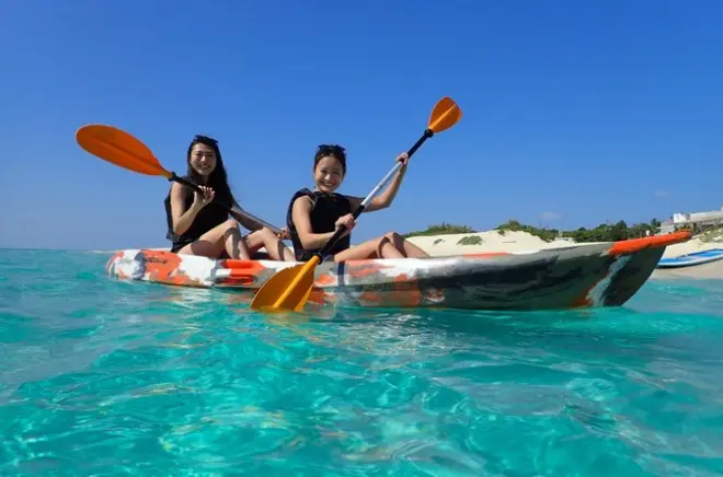 SUP e canoa a Miyakojima: Pagaia nelle acque smeraldo