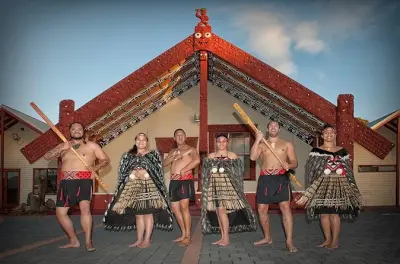 Tour al villaggio Māori di Rotorua da Auckland: Scegli il pomeriggio