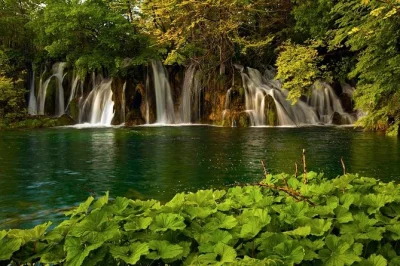 Let a local guide lead you through plitvice lakes’ trails, waterfalls, and emerald pools. includes boat ride, skip-the-line entry, and panoramic train back.