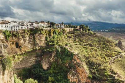 Feel the thrill of ronda’s cliffside views and wander setenil’s cave streets on a day trip from malaga, with pickup and plenty of free time to explore.