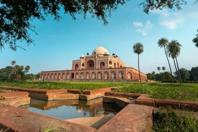 Découvrez delhi en une demi-journée : tombeau d’humayun, india gate, histoires locales, voiture privée, prise en charge à l’hôtel et un guide qui connaît vraiment les secrets de la ville.