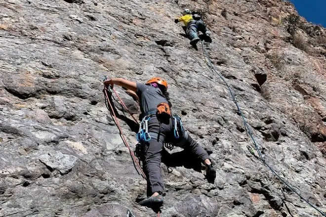Escalada en roca en el Valle Sagrado: Aventura de medio día