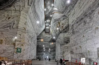 Salzbergwerk, Weingut & Draculas Grab: Private Tour ab Bukarest