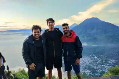 Indian's Nose bei Sonnenaufgang: Sechs Vulkane, San Pedro La Laguna