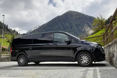 Buchen sie einen privaten transfer vom comer see oder mailand nach interlaken oder grindelwald. entspannen sie sich mit einem professionellen fahrer, kaffeepause und komfort von tür zu tür.