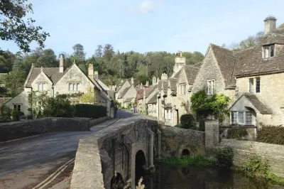 Lacock und Castle Combe: Nachmittags-Tour ab Bath mit Cream Tea