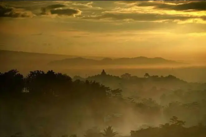 Nascer do sol em Borobudur e passeio de jipe pelo vulcão em Yogyakarta
