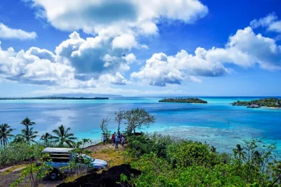 Circle bora bora by 4wd, visit wwii canons, meet artisans, and taste fresh fruit at a family farm. includes hotel pickup and local guide for a relaxed half-day.