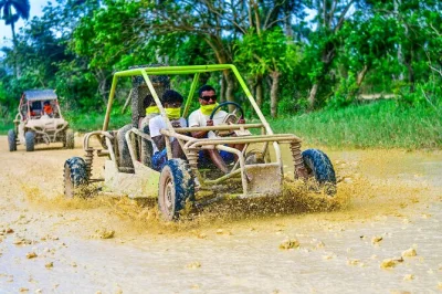 Abenteuer in punta cana: atv-tour mit höhlenschwimmen, kaffee- und schokoladenverkostung sowie entspannter stopp am macao beach. inklusive hin- und rücktransfer.